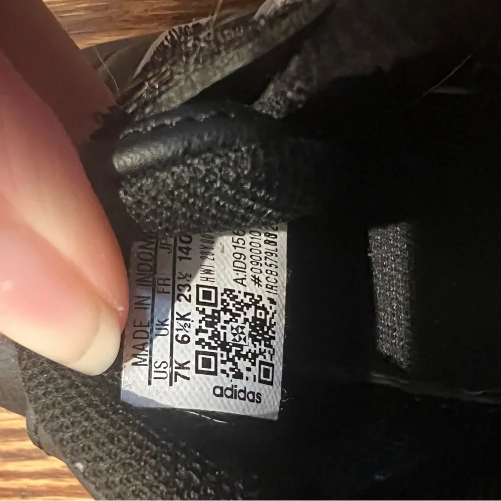 Toddler black and white adidas samba Velcro sneakers size 7 toddler - Picture 3 of 4